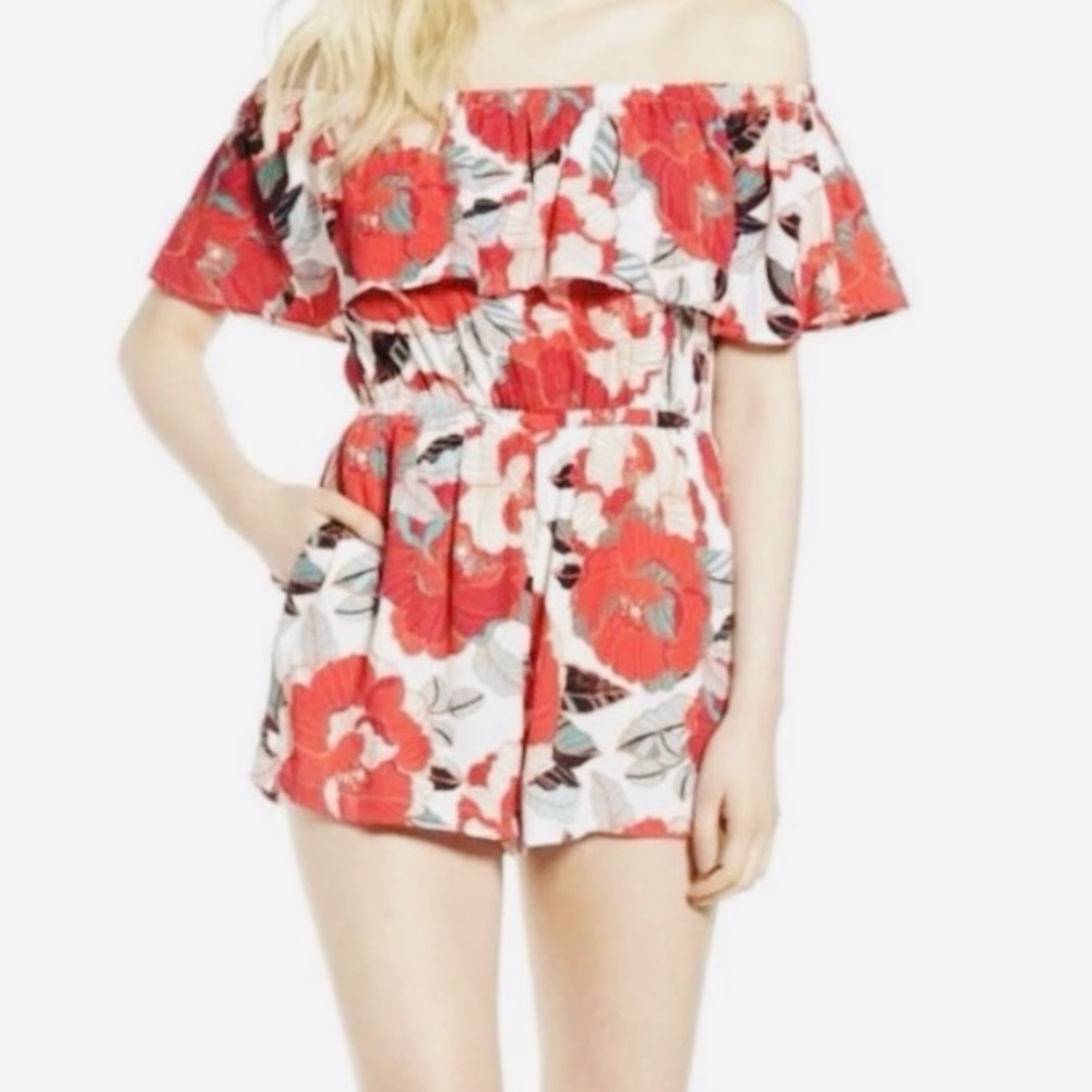 CUPCAKES AND CASHMERE Cadrian Floral Romper Size XS